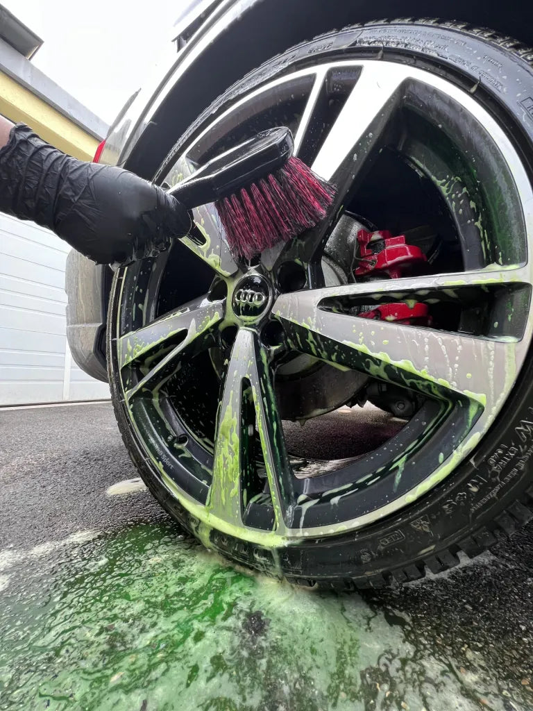 Felgenbürste mit weichen Borsten